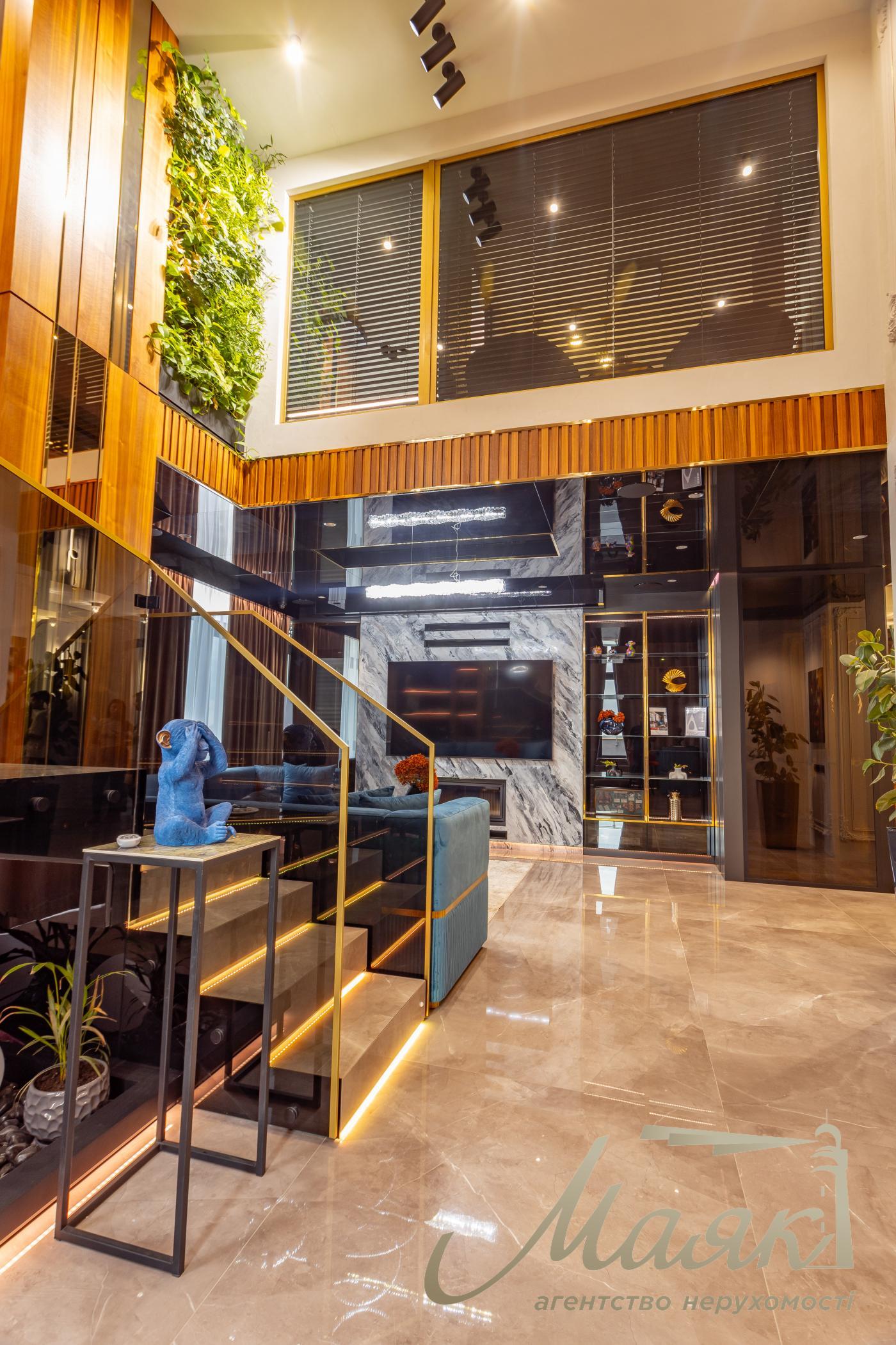 Продаж пентхауса 195 м² з терасою та дизайнерським ремонтом у ЖК Park Avenue VIP, Київ