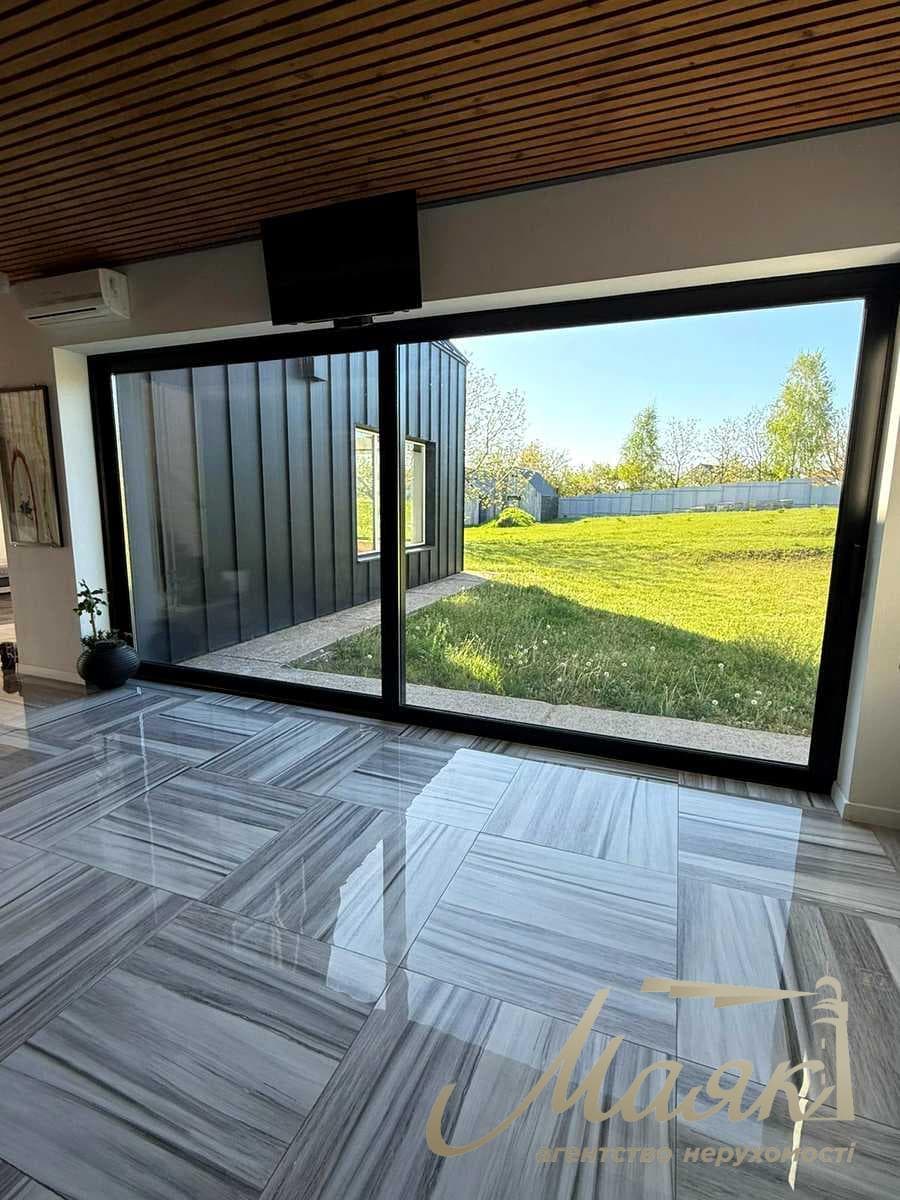 Оренда сучасного будинку площею 150 м² у с. Гвоздів, вул. Зарічна, Київська область, Обухівський район.