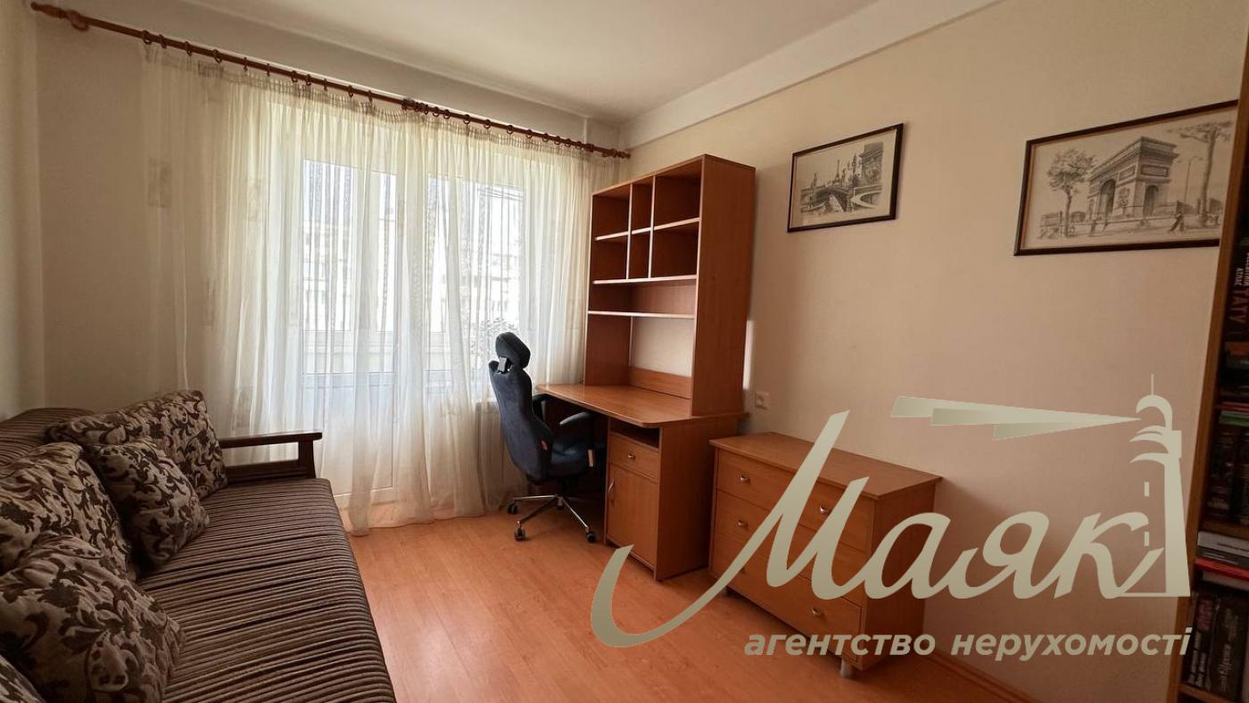 For sale 3-room apartment 57m2, Obolonskyi district, Ivasyuka 15A