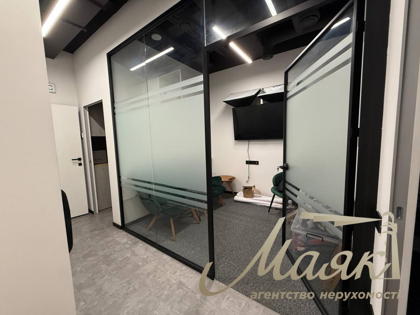 Оренда офісу 193 м2 у БЦ з ремонтом Печерськ Олімпійська