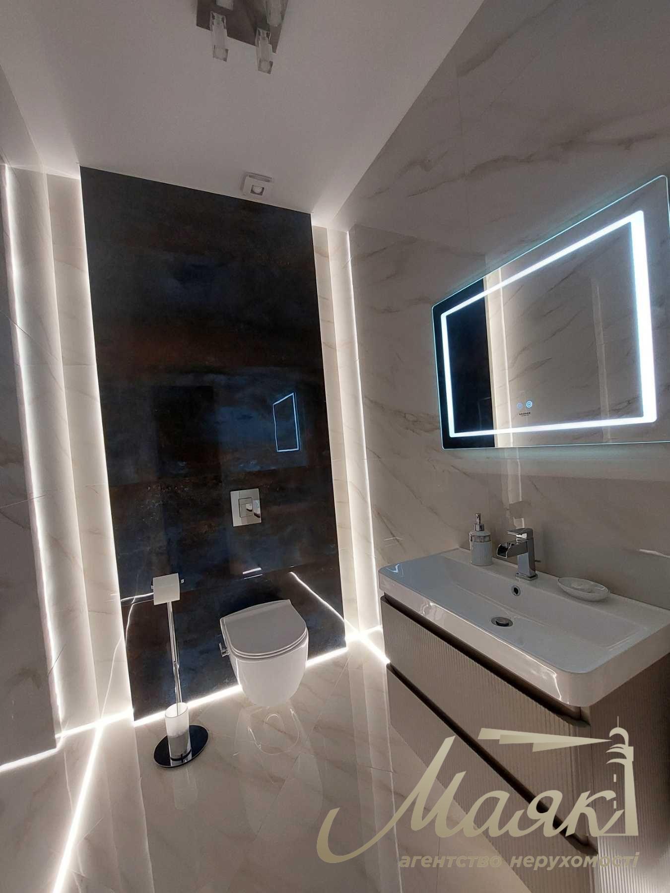 Оренда таунхауса 127м2 з терасою на даху