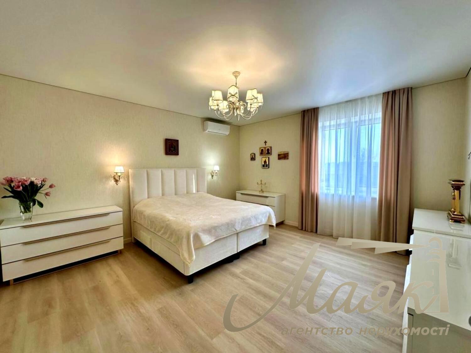 Оренда сучасного автономного будинку 380м2 в с. Підгірці, Обухівський район