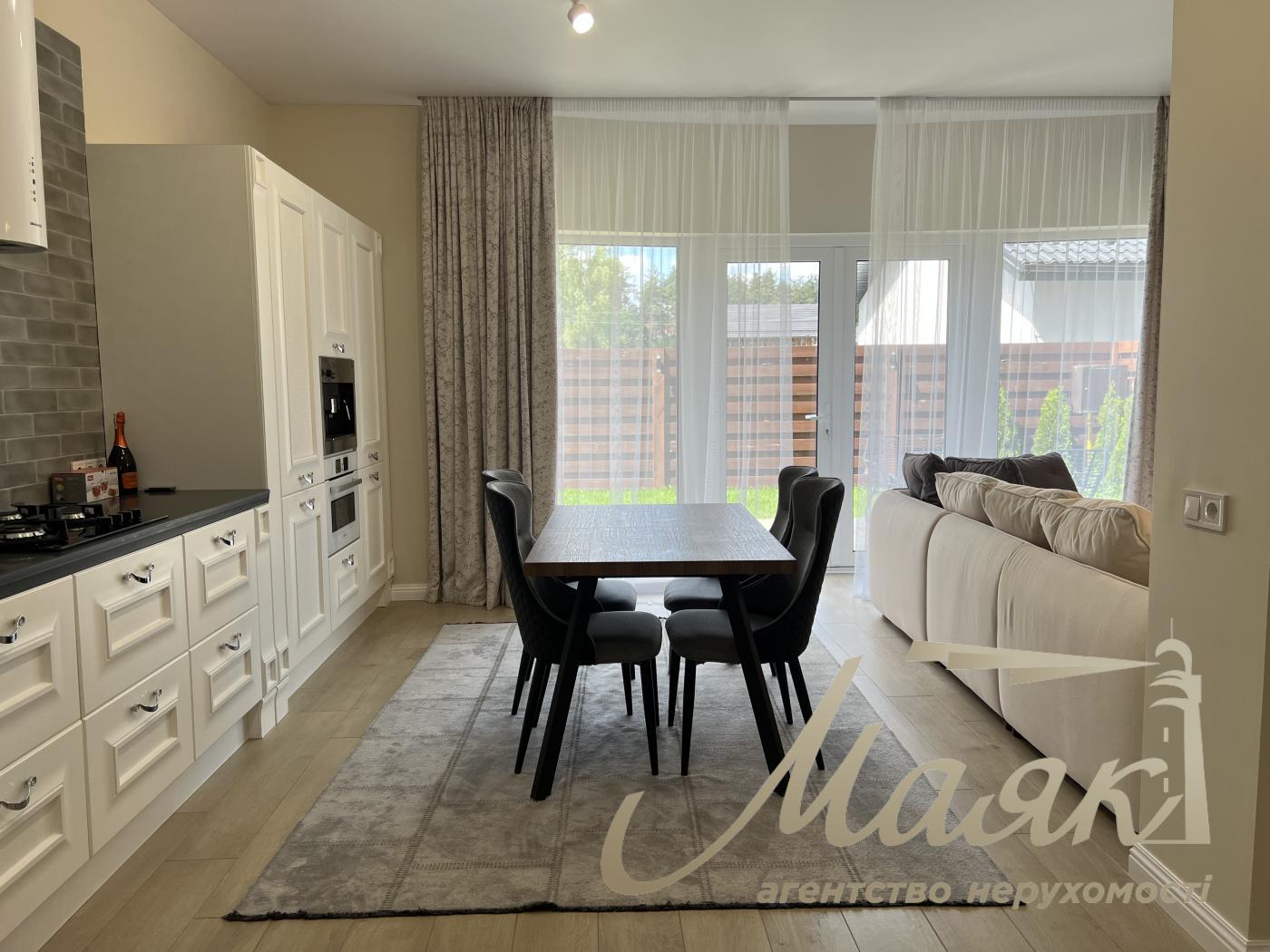 Rent 3-storey duplex 270m2, Kozin