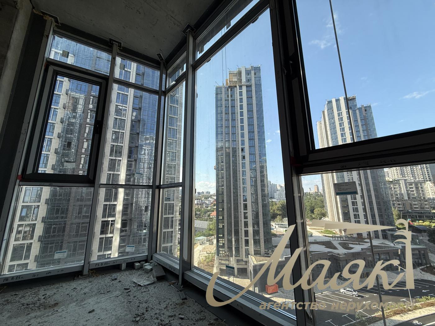 For sale 4-bedroom apartment Residential Complex Novopecherskie Lipki