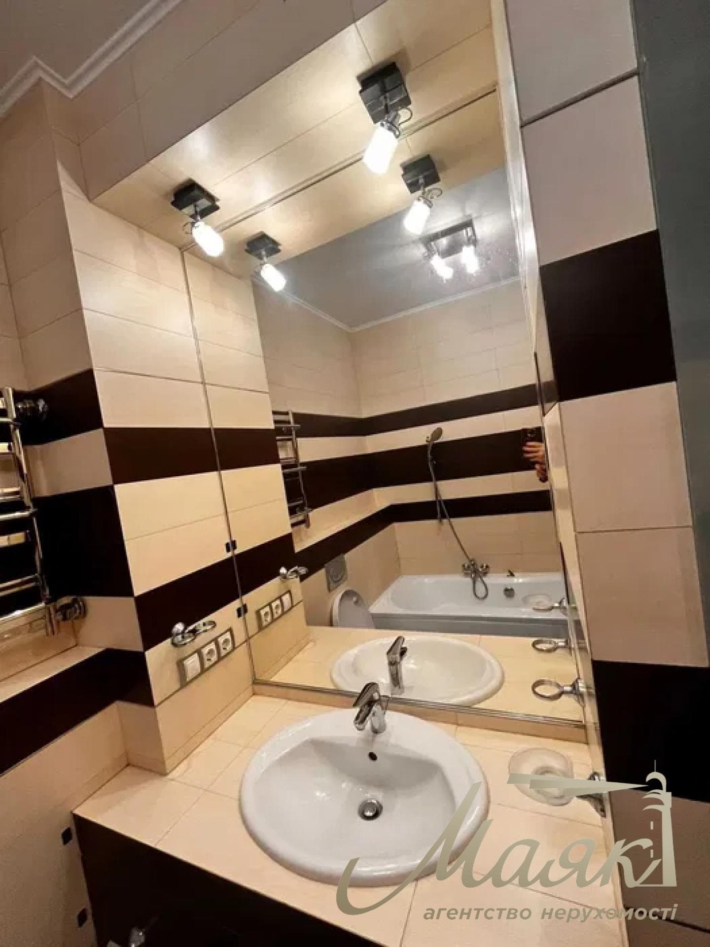 3-Bedroom Apartment for Rent at 6 Ivasyuka Ave., Obolon
