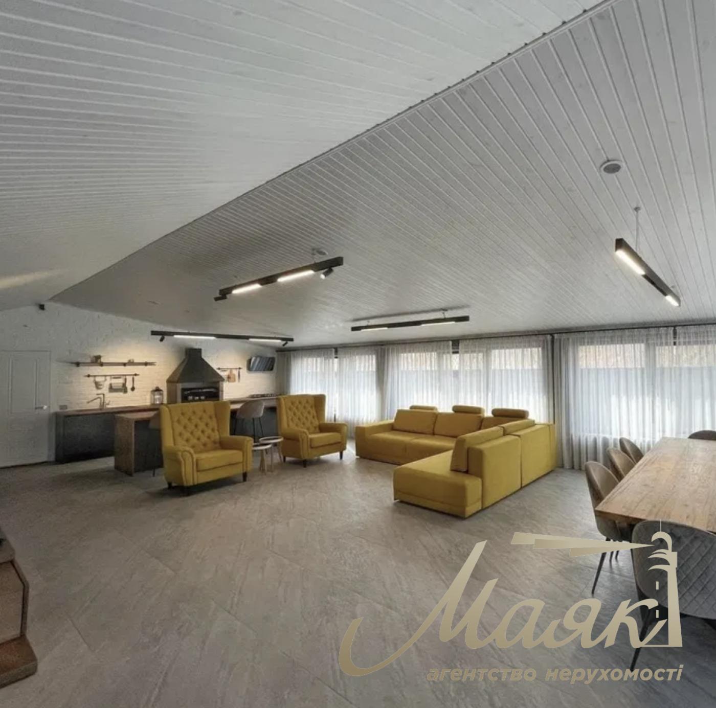 Sale of a house 280m2 with a swimming pool in the village of Romankov, Kiev region, Kiev-Svyatoshinsky district.