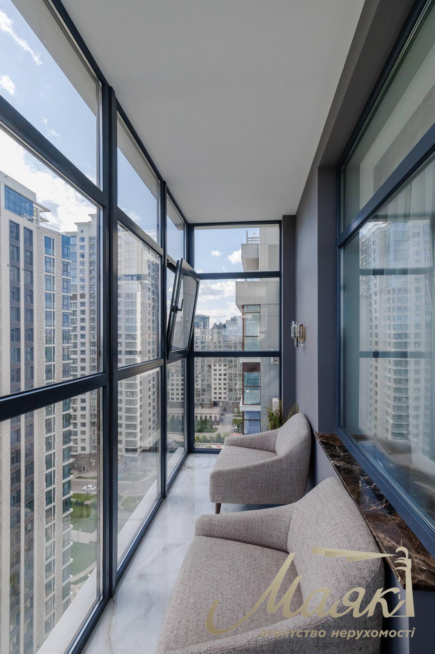 For sale 1k apartment 55 m², LCD "Novopecherskie Lipki", Verkhoglyada/Dragomirov str. 15B, Pechersk district