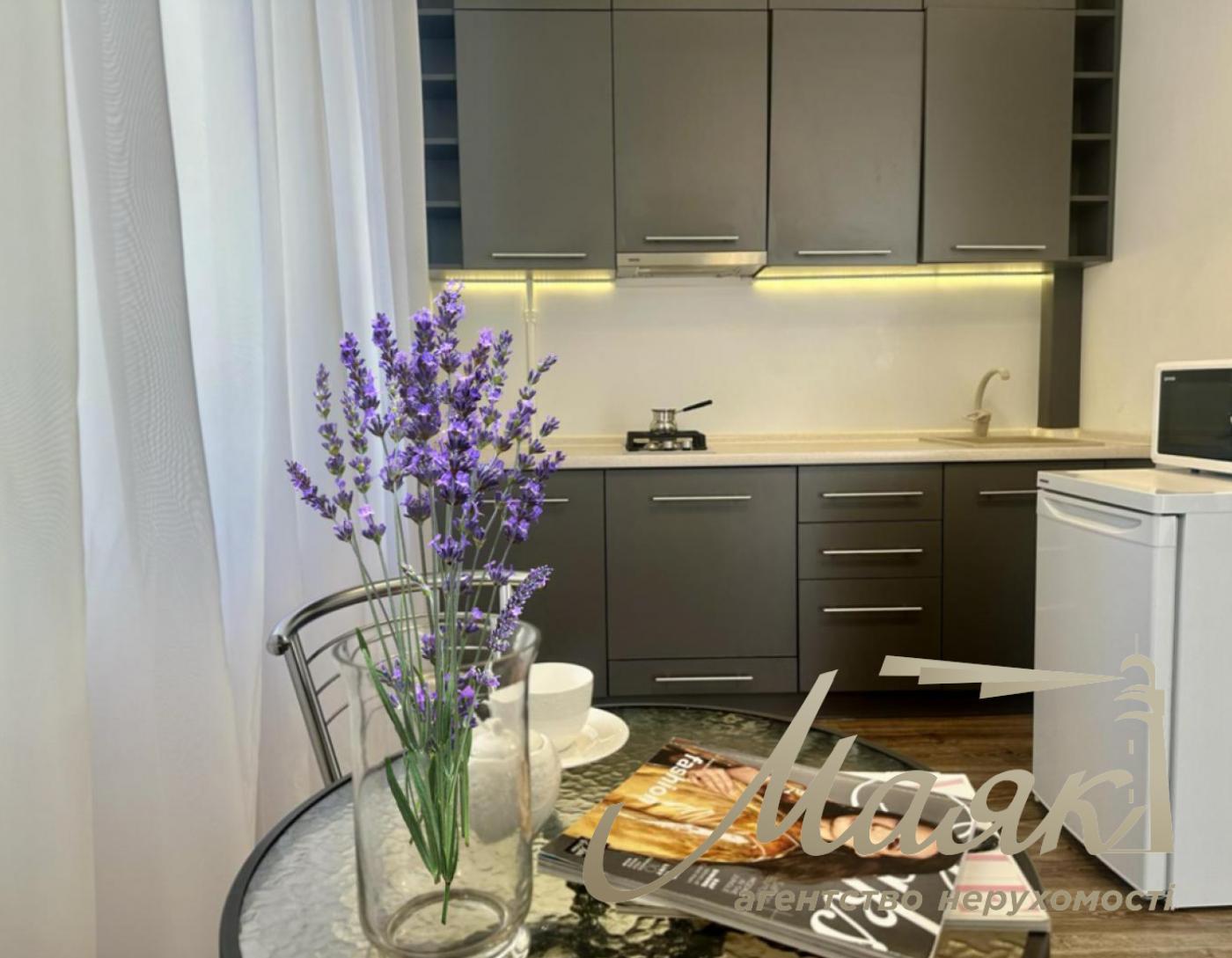 Продаж квартира-студія 40м2 в центрі вул. Заньковецької 6, Липки, Київ