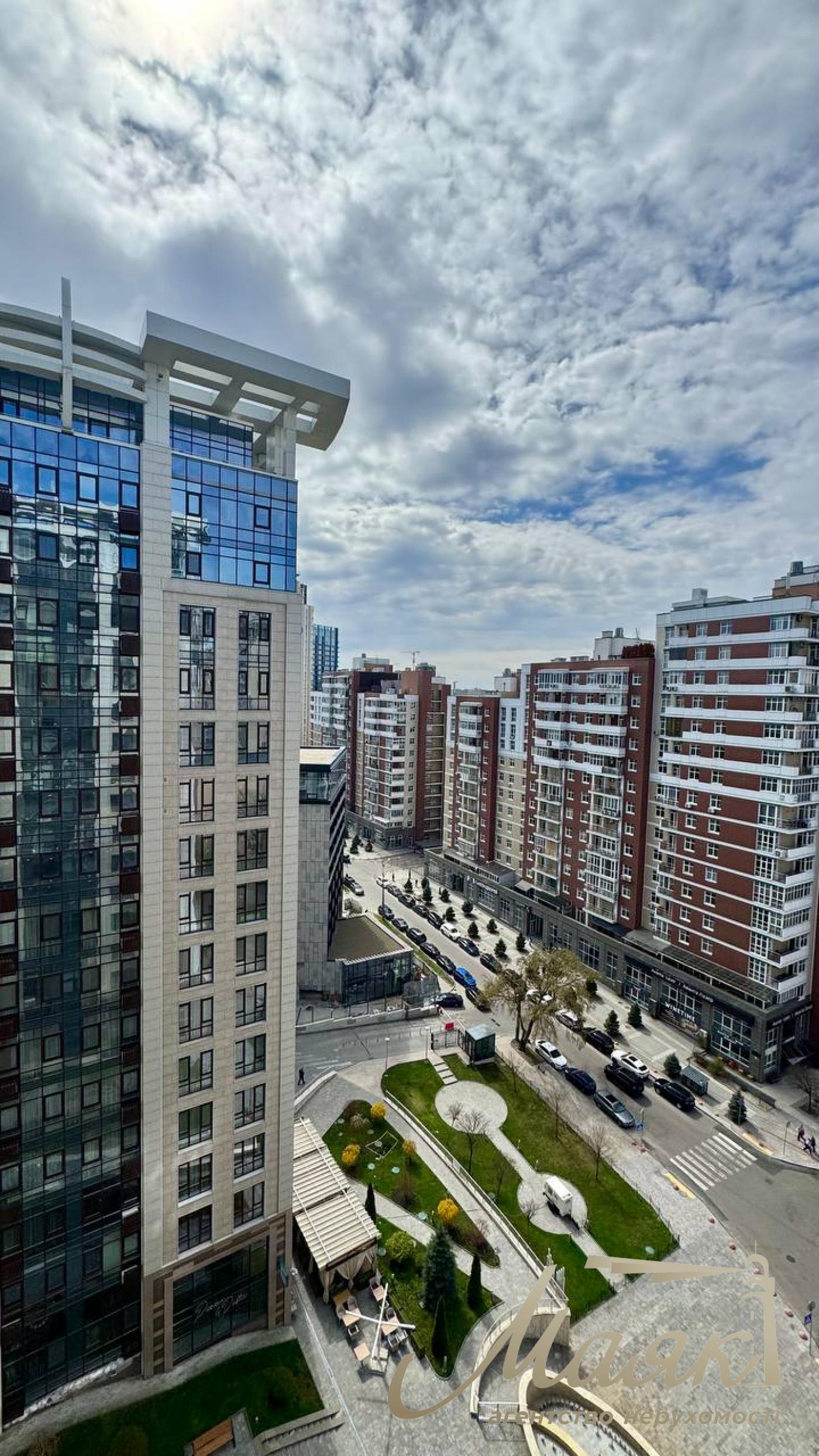 Sale of 4-room apartment, 195 m2, residential complex Fountain Boulevard, Pechersk, Kyiv