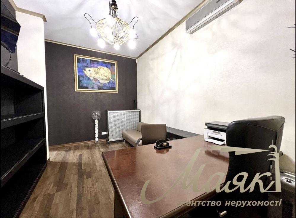 Оренда офісу 122м2, вул.Микільсько-Ботанічна 3, Центр