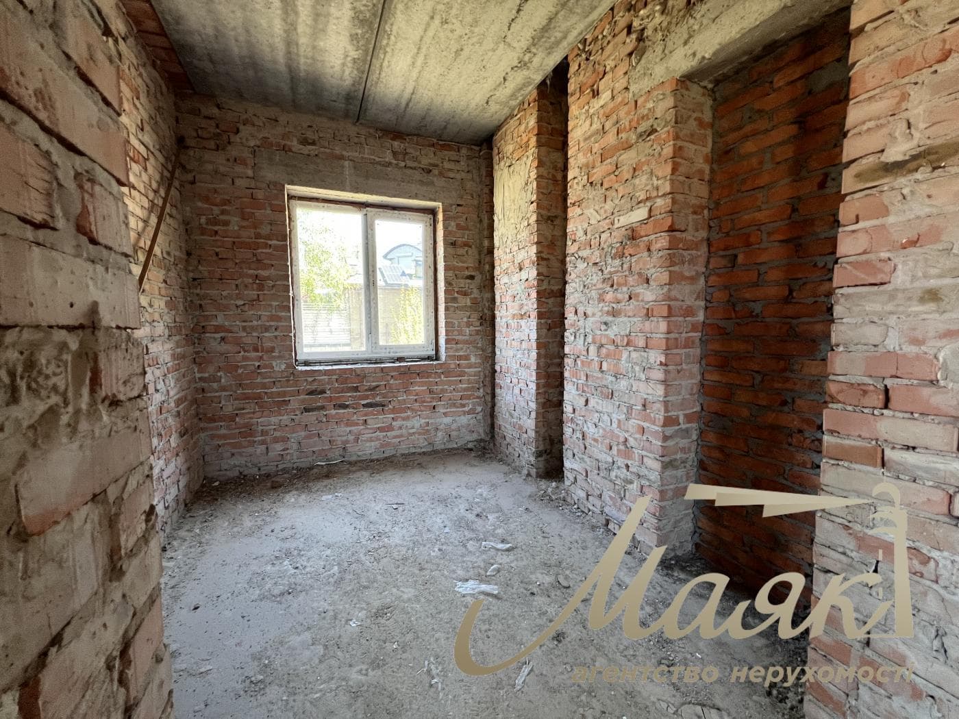 Capital brick house for sale 270m2 near Kiev, Novoobukhivske direction
