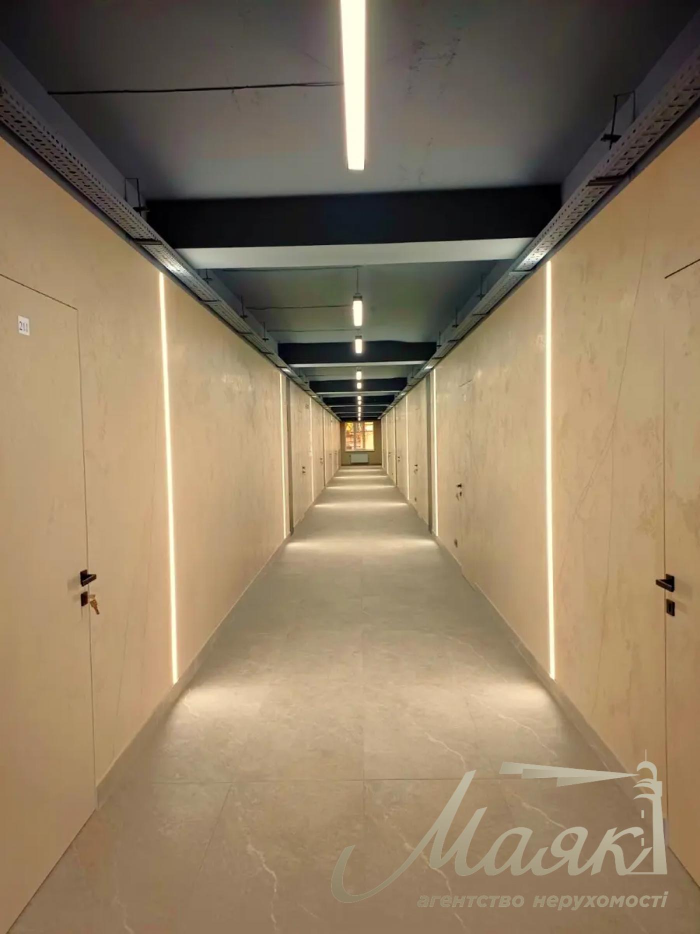 Оренда офісу 940м2 по вул.Преображанська 25, Солом'янський район.