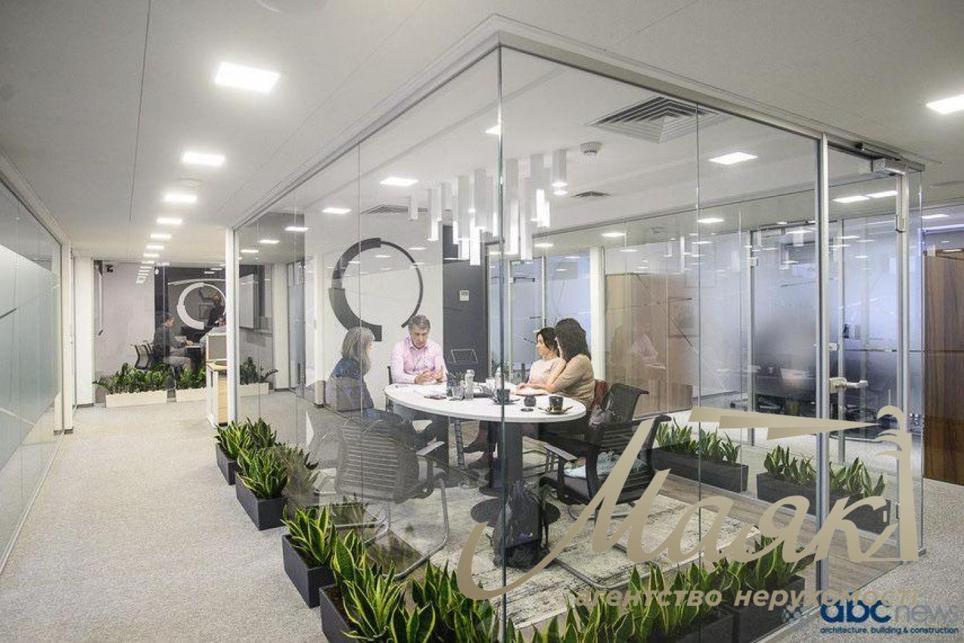 Аренда офиса 860 м.кв. пл.Спортивная, Печерск