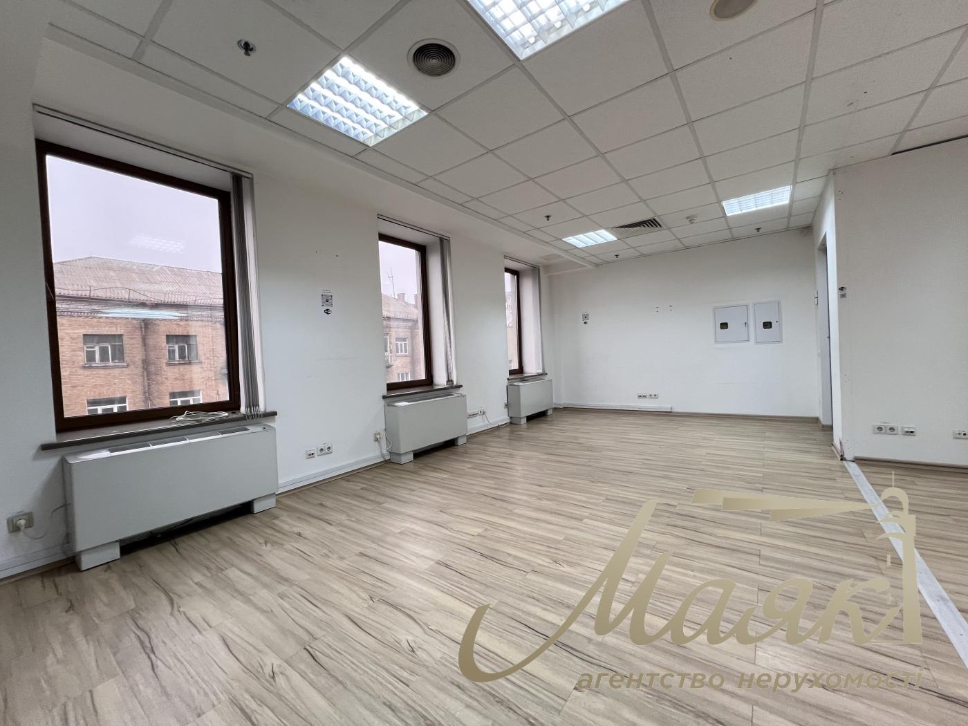 Оренда офісу 285 кв.м. в БЦ Леонардо вул.Богдана Хмельницького 52/17