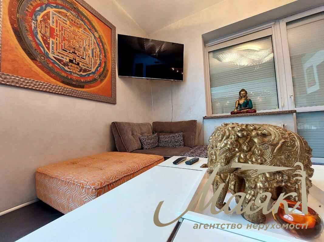 Оренда 2х-поверхового будинку 250 м² Голосіївський район, Чапаєвка/Віта-Литовська, Київ.