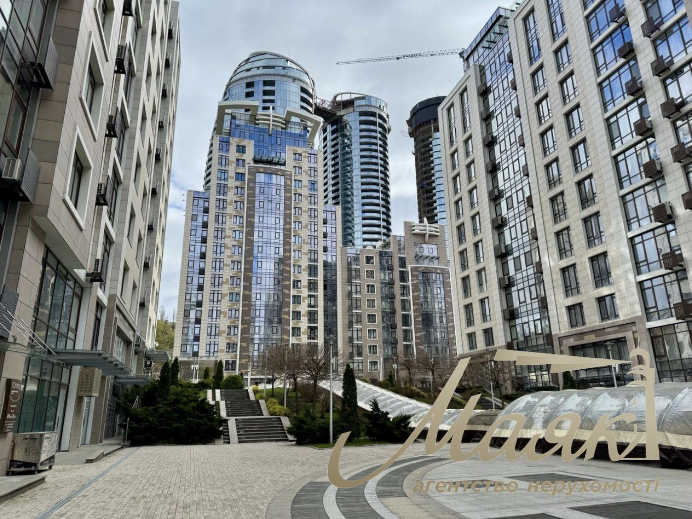 Sale of 4-room apartment, 195 m2, residential complex Fountain Boulevard, Pechersk, Kyiv