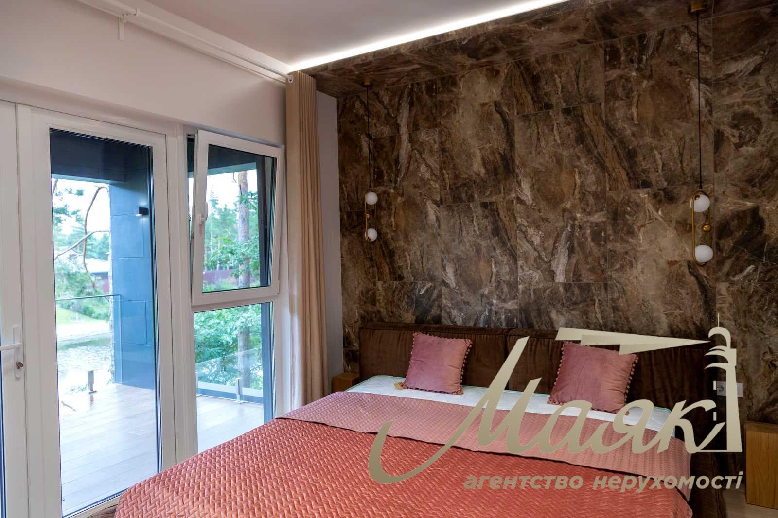 Продаж будинку площею 330 м² у житловому комплексі Riviera Village, с. Лебедівка, Вишгородський район, Київська область.