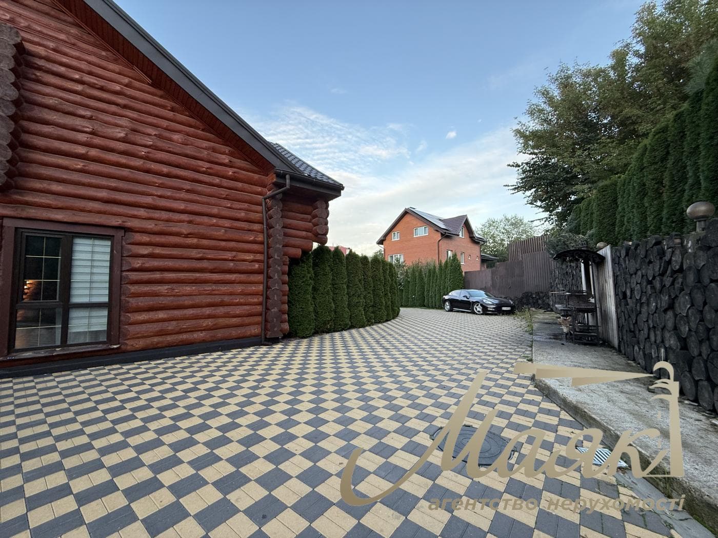 Оренда 3-поверхового будинку площею 280 м², Голосіївський район, Мишеловка