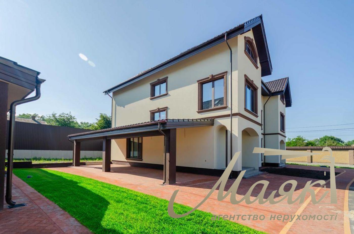 Продаж 3х-поверхового будинку вул. Бродівська, с. Чапаївка, Київ