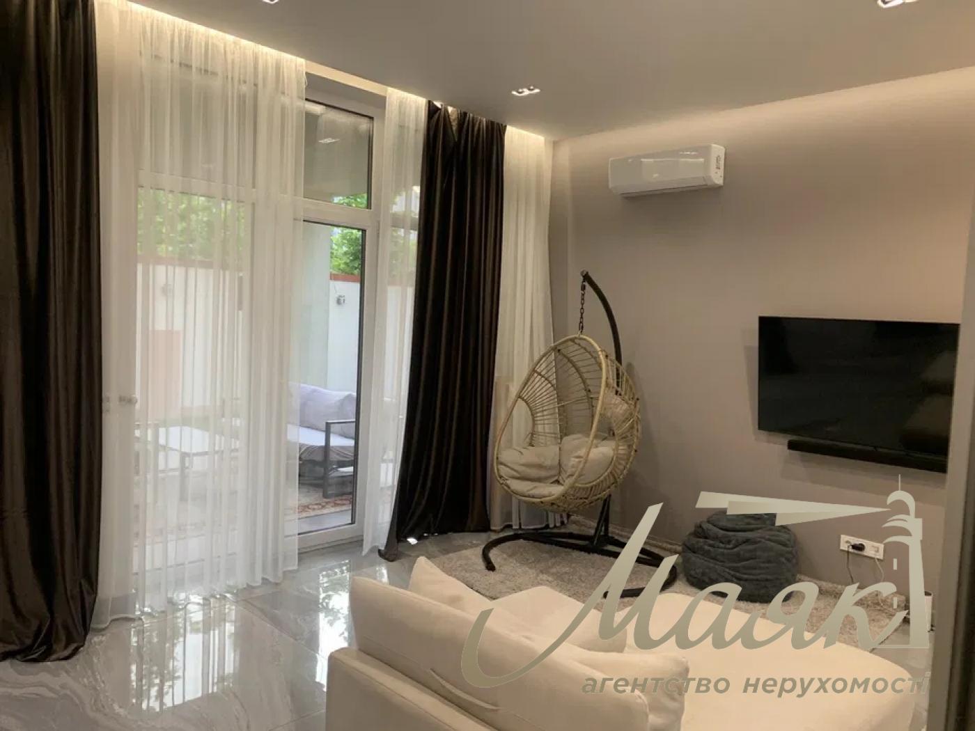 Продаж будинку на Печерську, вул. Товарна