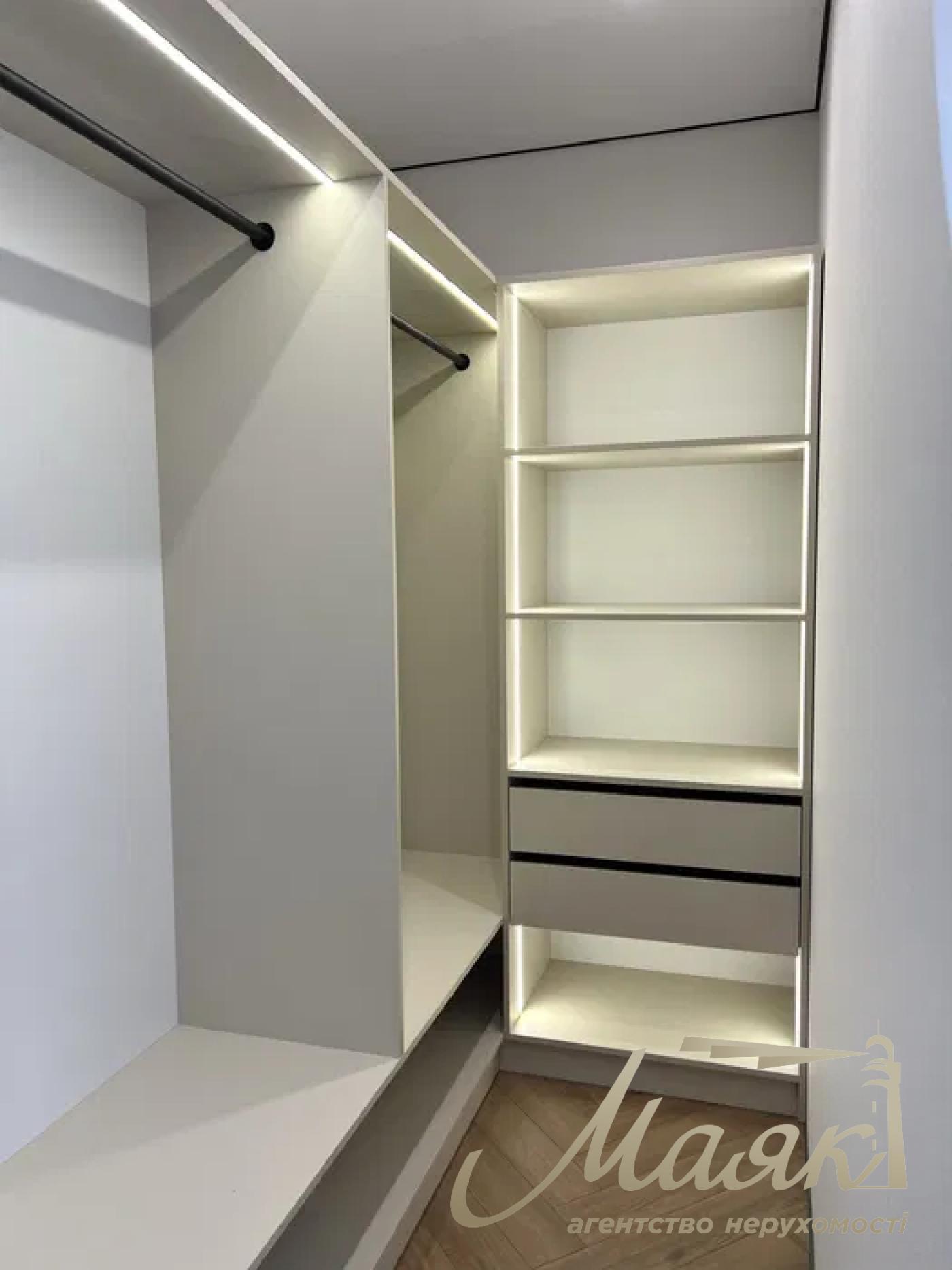 Продажа 2-комнатной квартиры ЖК Варшаский 3, ул. Змиенко