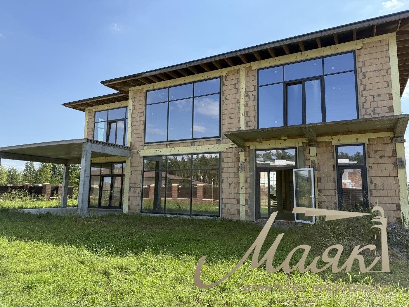 Продажа дома в КГ «Ясный Хутор» — 467 м² с. Ходосовка, терраса, балконы, панорамный вид