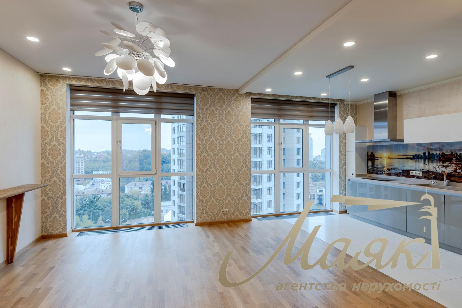 Продаж 4-кімнатної квартири в ЖК "Новопечерські Липки" Адреса: вул. О. Верхогляда (Драгомирова), 16, Печерський район.