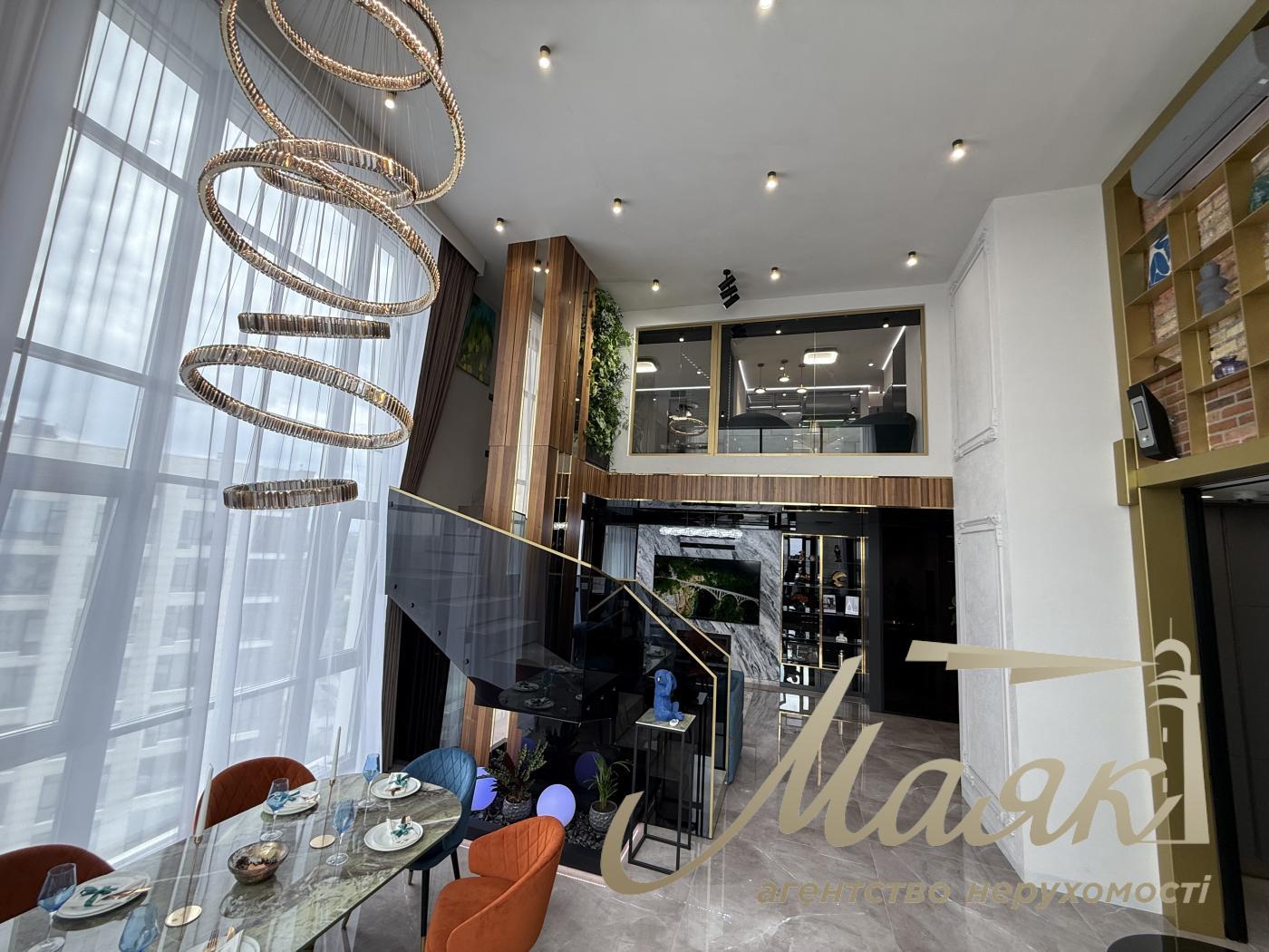 Продаж пентхауса 195 м² з терасою та дизайнерським ремонтом у ЖК Park Avenue VIP, Київ