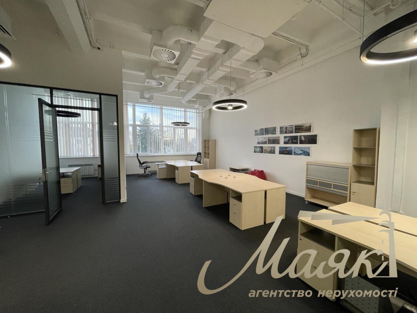 Office rent 1200m2 in the business center, st. Lavrskaya