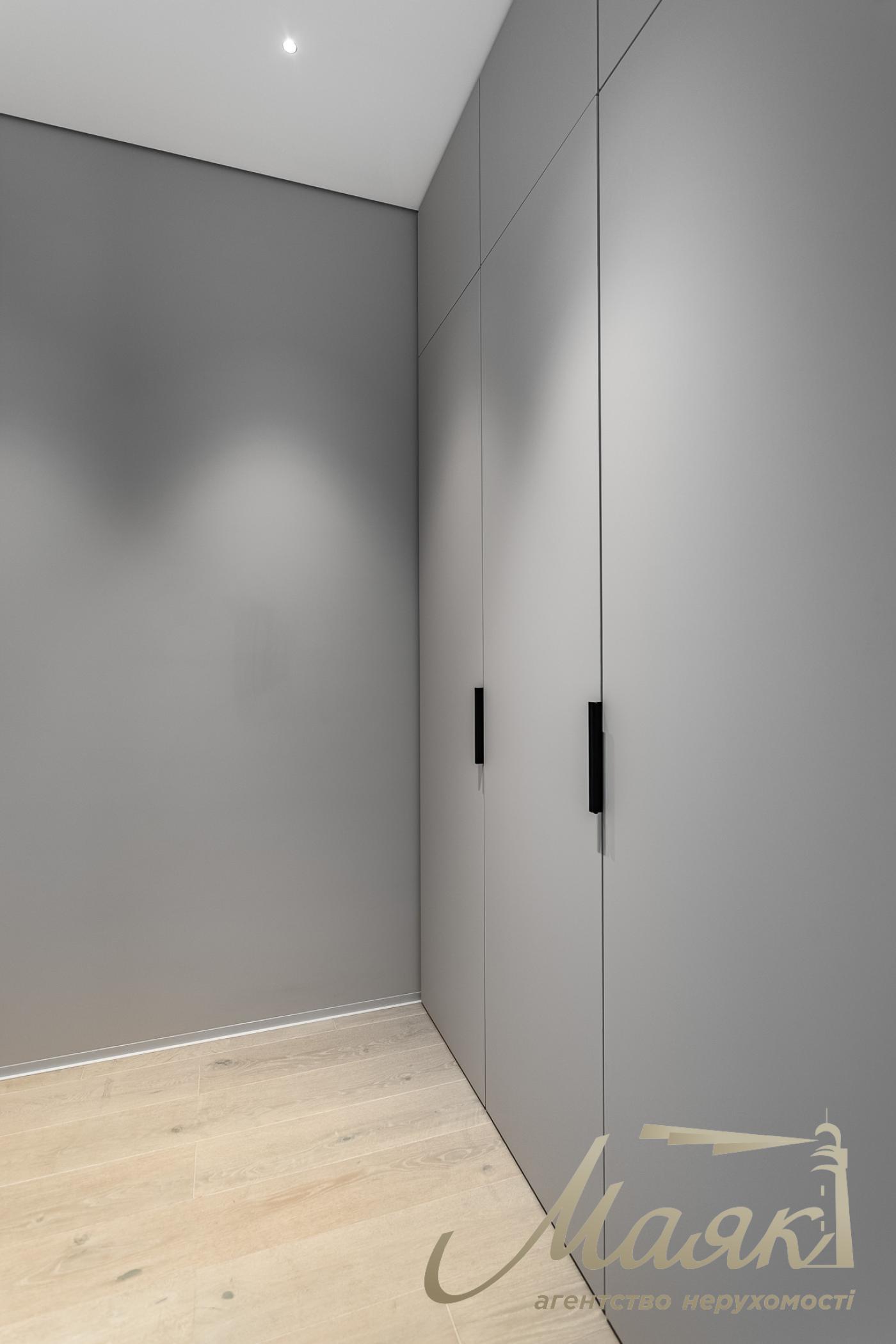 Продаж 4-кімнатної квартири ЖК Новопечерські Липки вул. Верхогляда (Верхогляда)