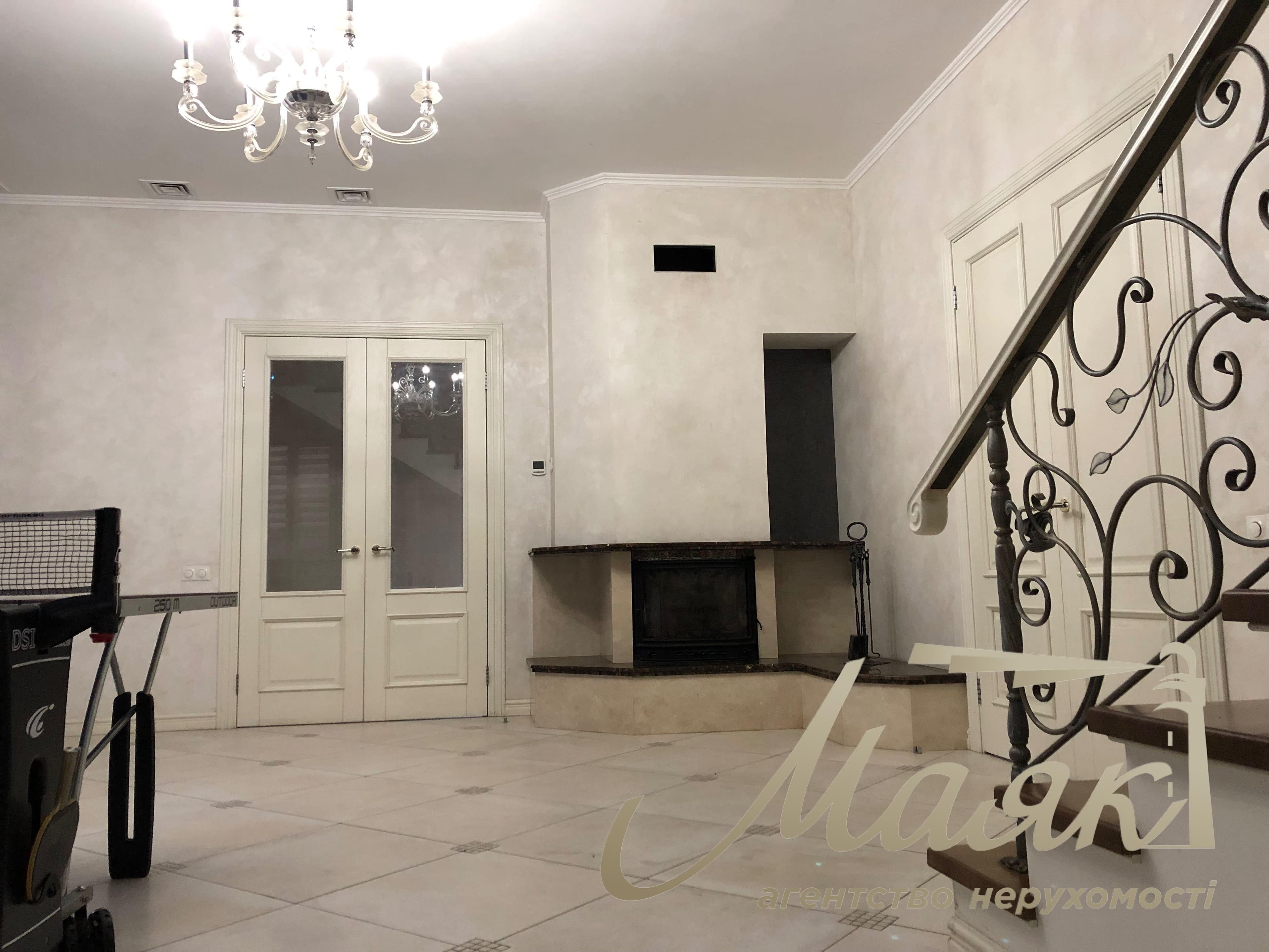 Оренда просторого будинку площею 225 м² у с. Гатне, 5 спалень, камін, 10 хвилин до станції метро «Теремки», Києво-Святошинський район