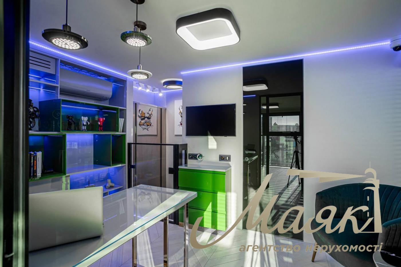 Продаж пентхауса 195 м² з терасою та дизайнерським ремонтом у ЖК Park Avenue VIP, Київ