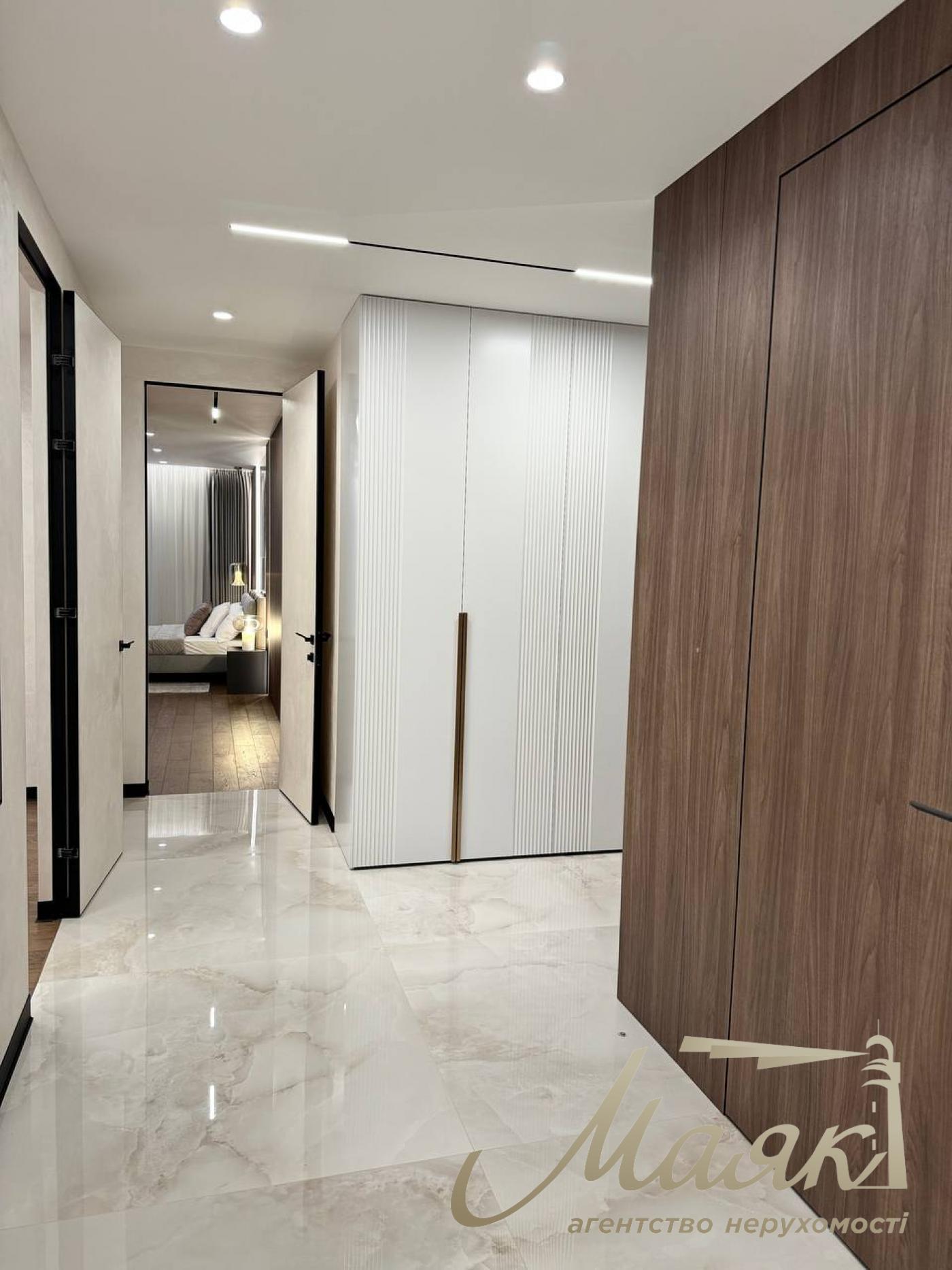 Продажа 3к квартиры  ЖК Французский Квартал-2 125м2