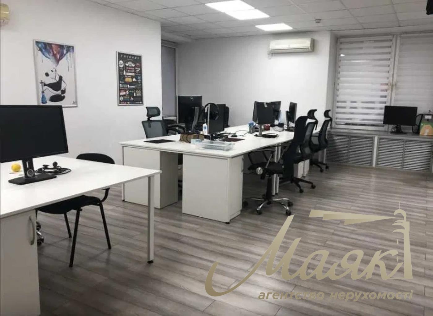 Office for rent 160 sq.m.sq., Zvirinetskaya