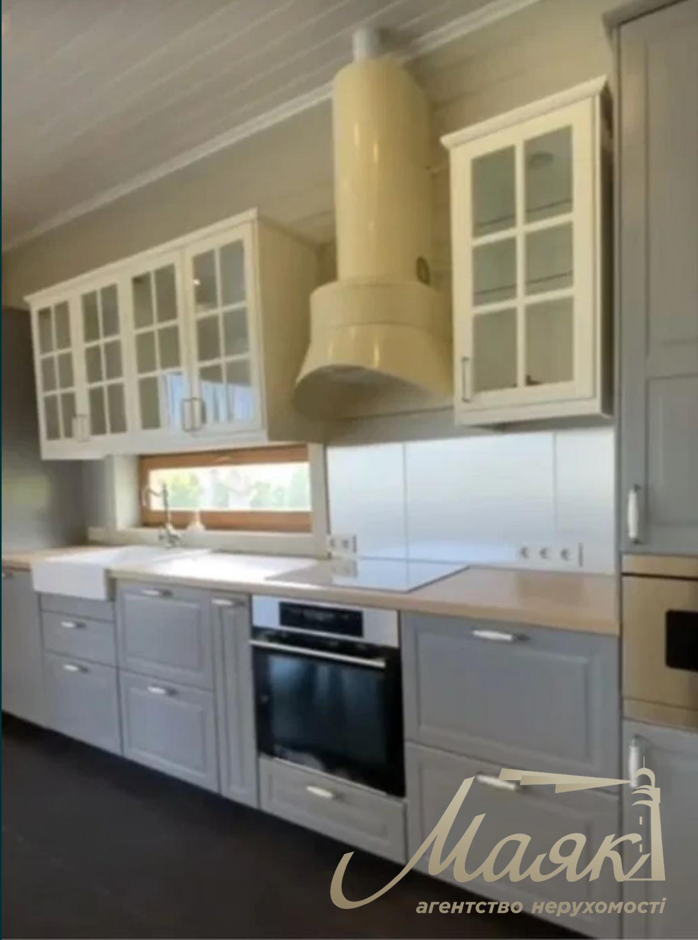 Оренда затишного будинку 280м2 з видом на озеро в Конча-Заспі, Хутір Мрігі.