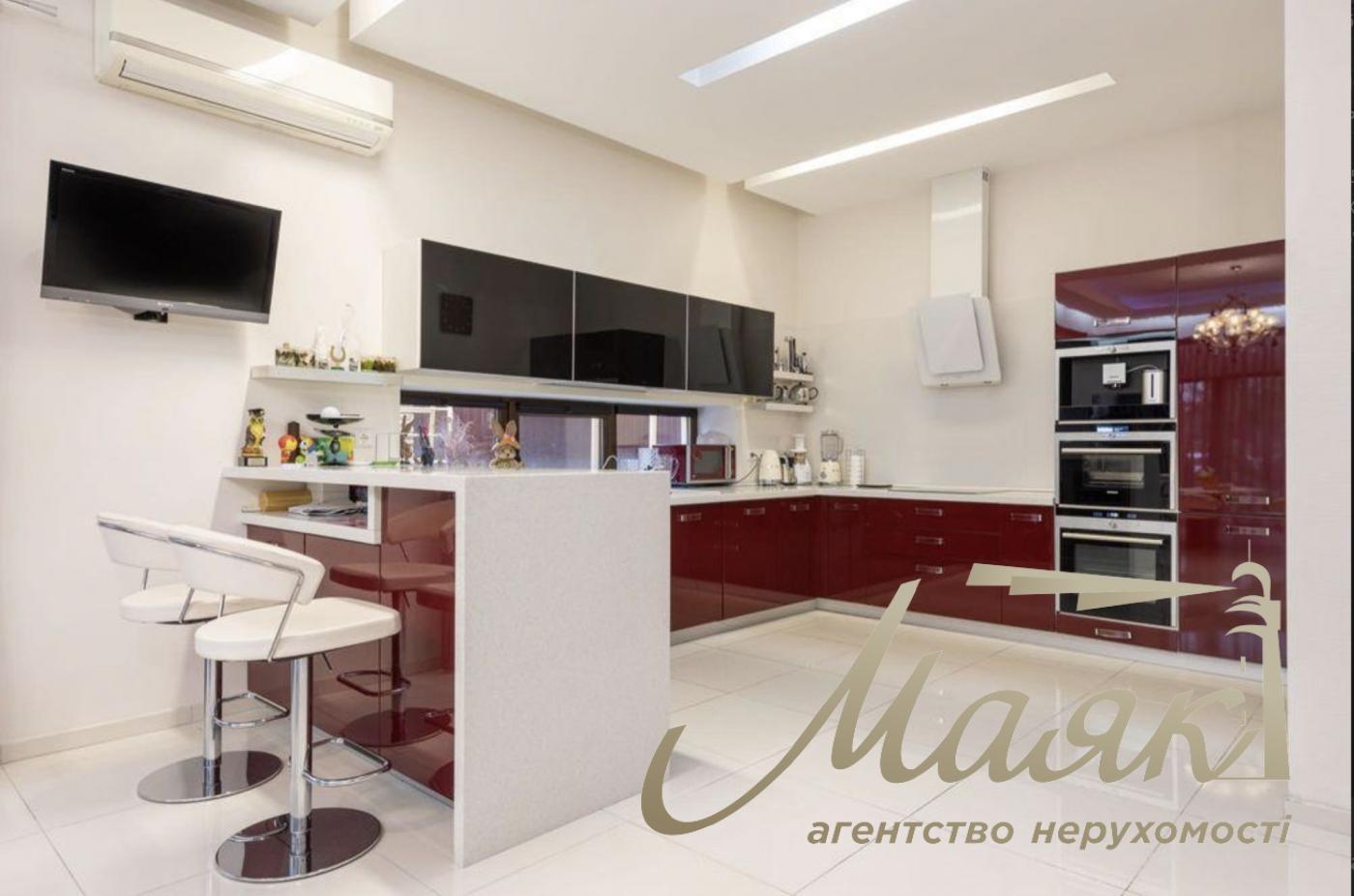 Аренда 2-х этажного дома 321м2 + гостевой дом, Остров Водников, Голосеевский район