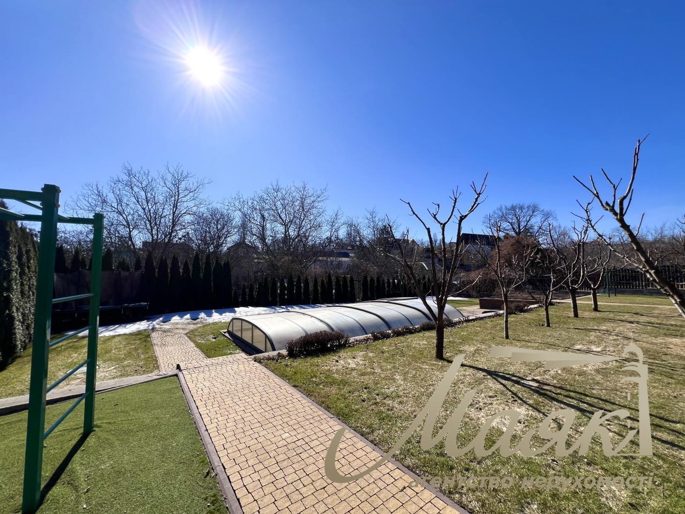 Rent 2-storey house 190m2, Goloseevsky district, Myshelovka