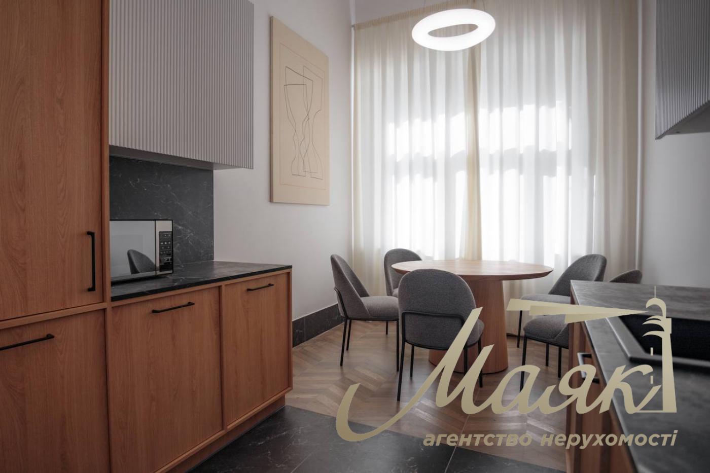 Furnished office for sale in the Center (100m2) Bolshaya Vasilkovskaya st., 38
