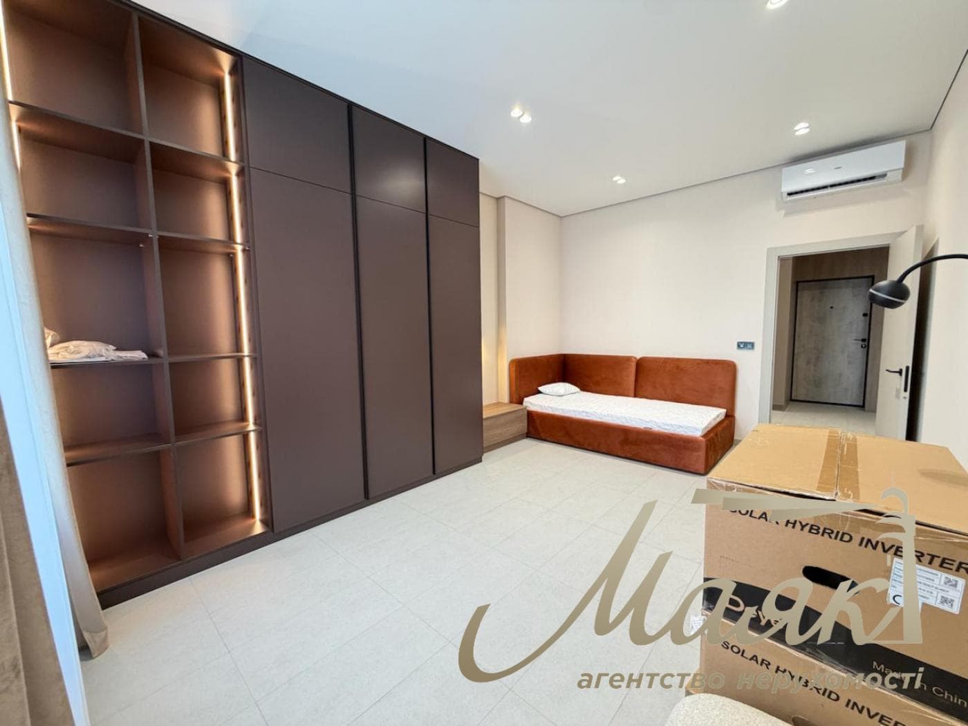3-Bedroom Apartment for Rent in the Novopecherskie Lipki Residential Complex, 15B Verkholyuda (Dragomirova) St.