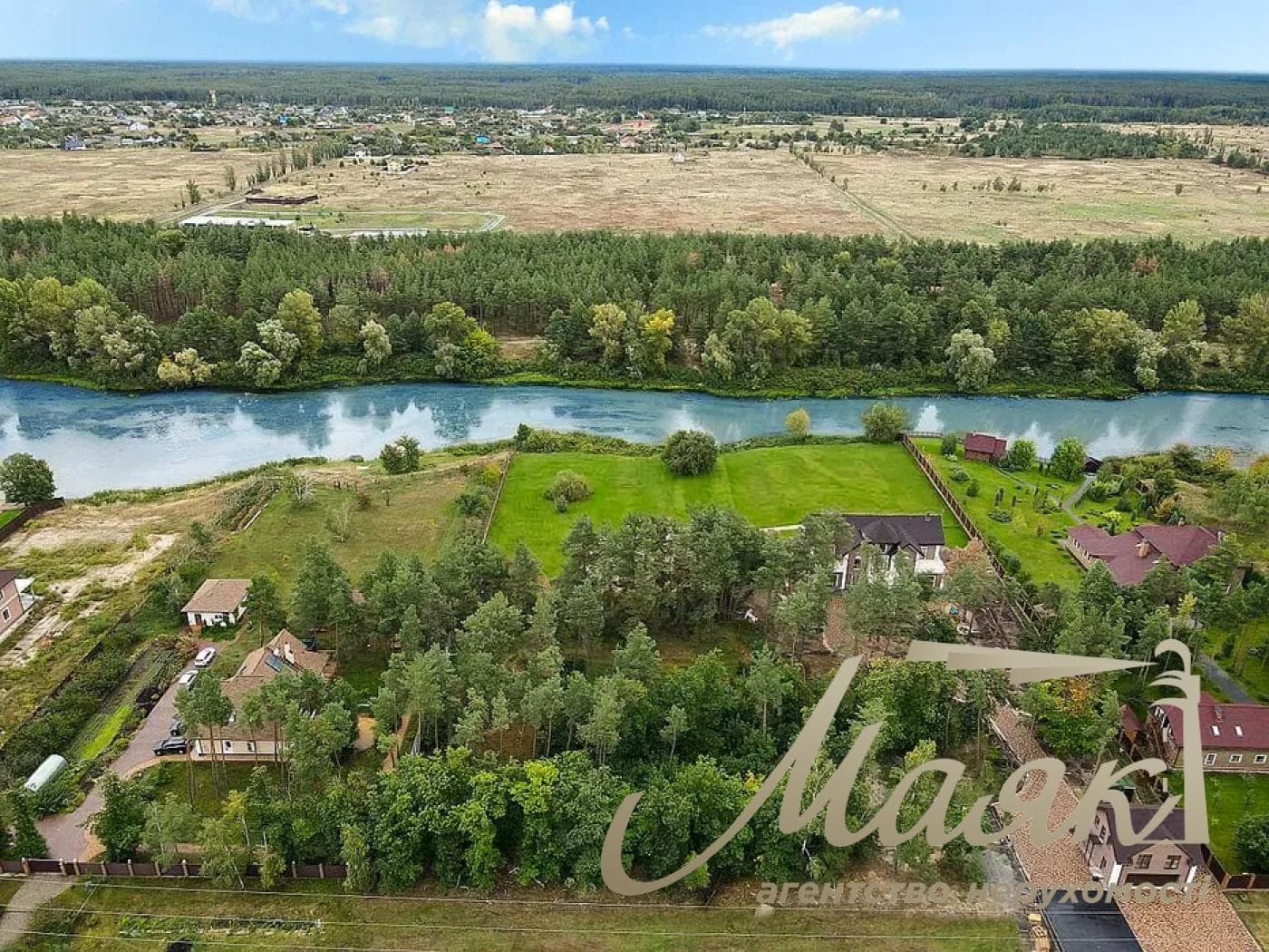 Продаж будинку 418.6м2 з виходом до води, ділянка 50 соток у КМ "Dream Village", с. Лебедівка