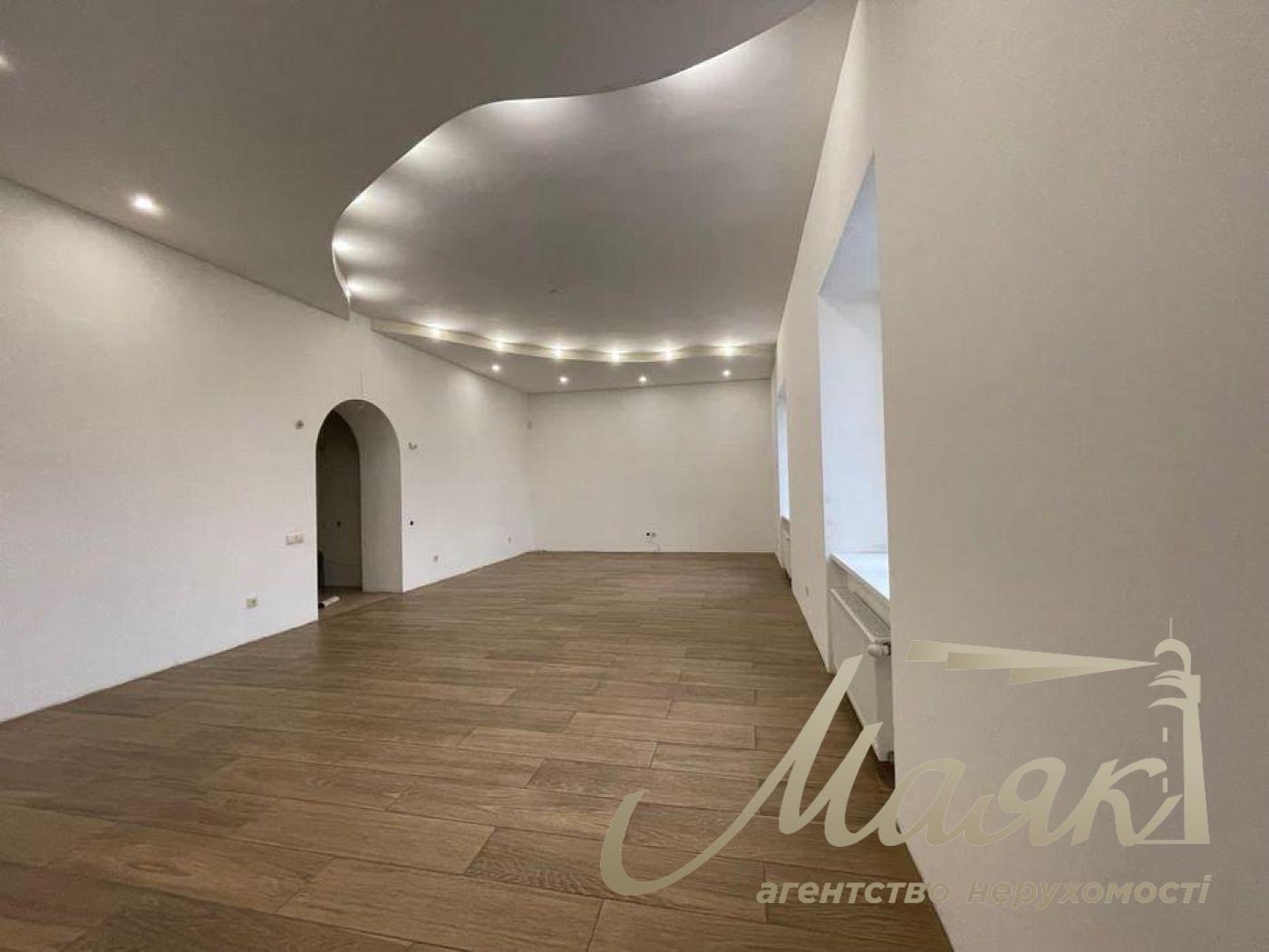 Продажа капитального дома 296м2 для семьи под Киевом в с. Крюковщина, ул. Вересневая