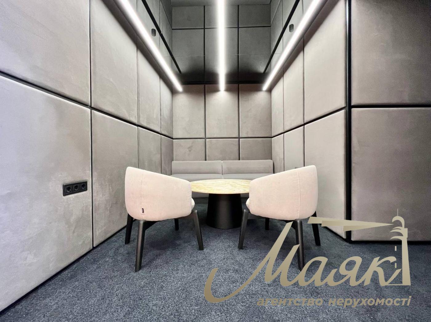 Sale of office with tenant Business Center Carnegie, Klovsky descent street