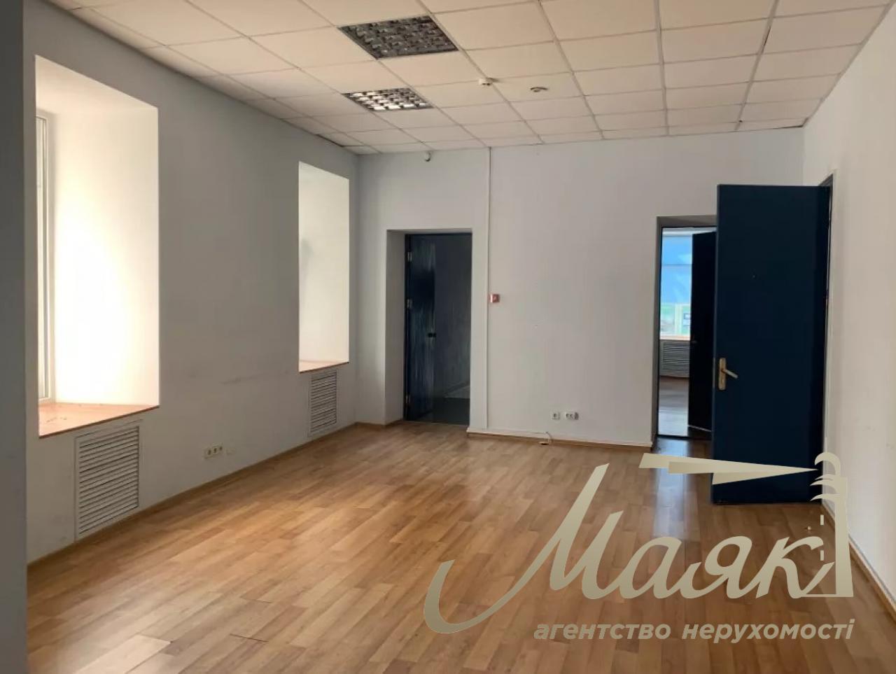 Office building with renovation for sale on Bolshaya Zhitomirskaya street! Business center of the city. Kyiv