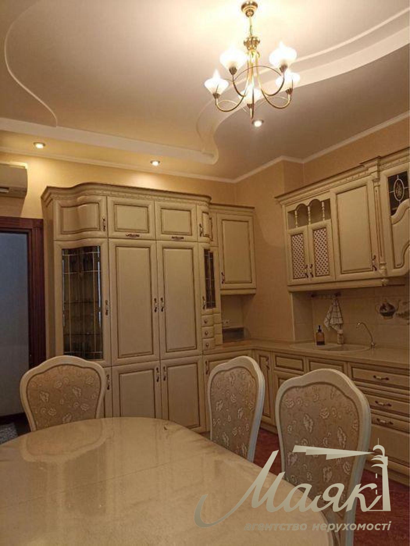 Аренда 2-к квартиры 85 м2 ЖК "Новопечерские Липки" Печерский р-н