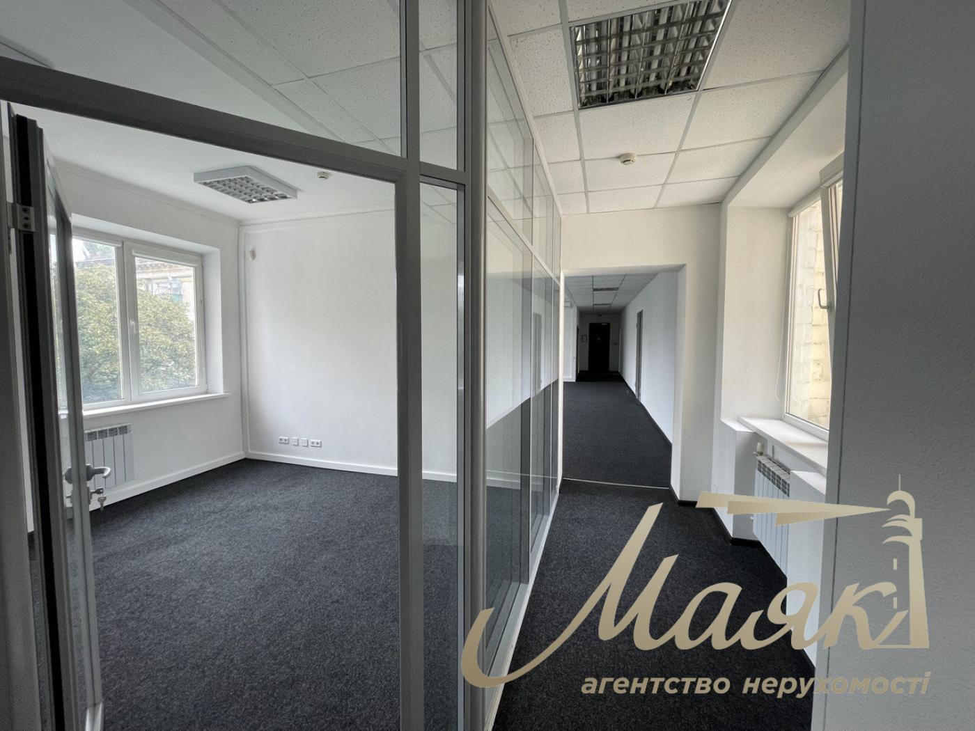 Office space for rent 230m2 in the center, Lukyanovka