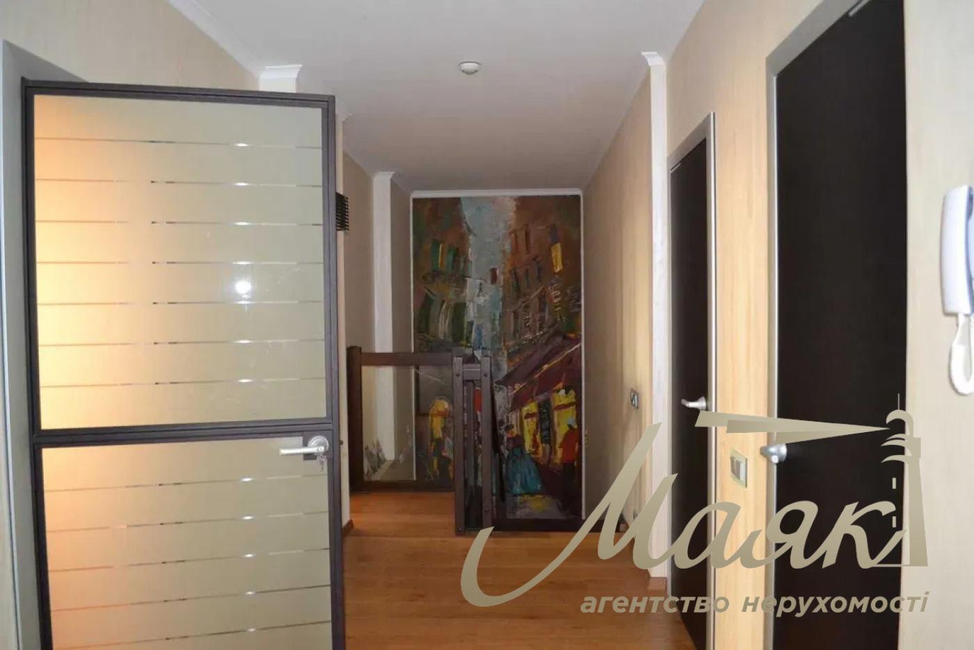 Продаж 4-к 2-х рівневої квартири, 158 м2, вул. Лобановського, Святошинський р-н