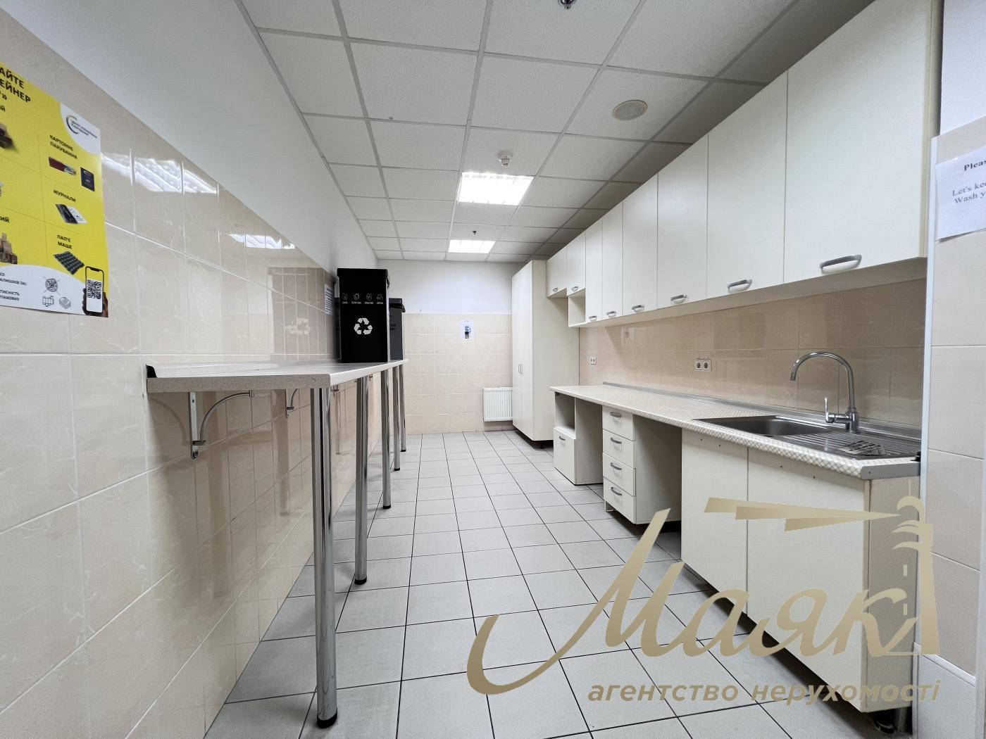 Оренда офісу 285 кв.м. в БЦ Леонардо вул.Богдана Хмельницького 52/17