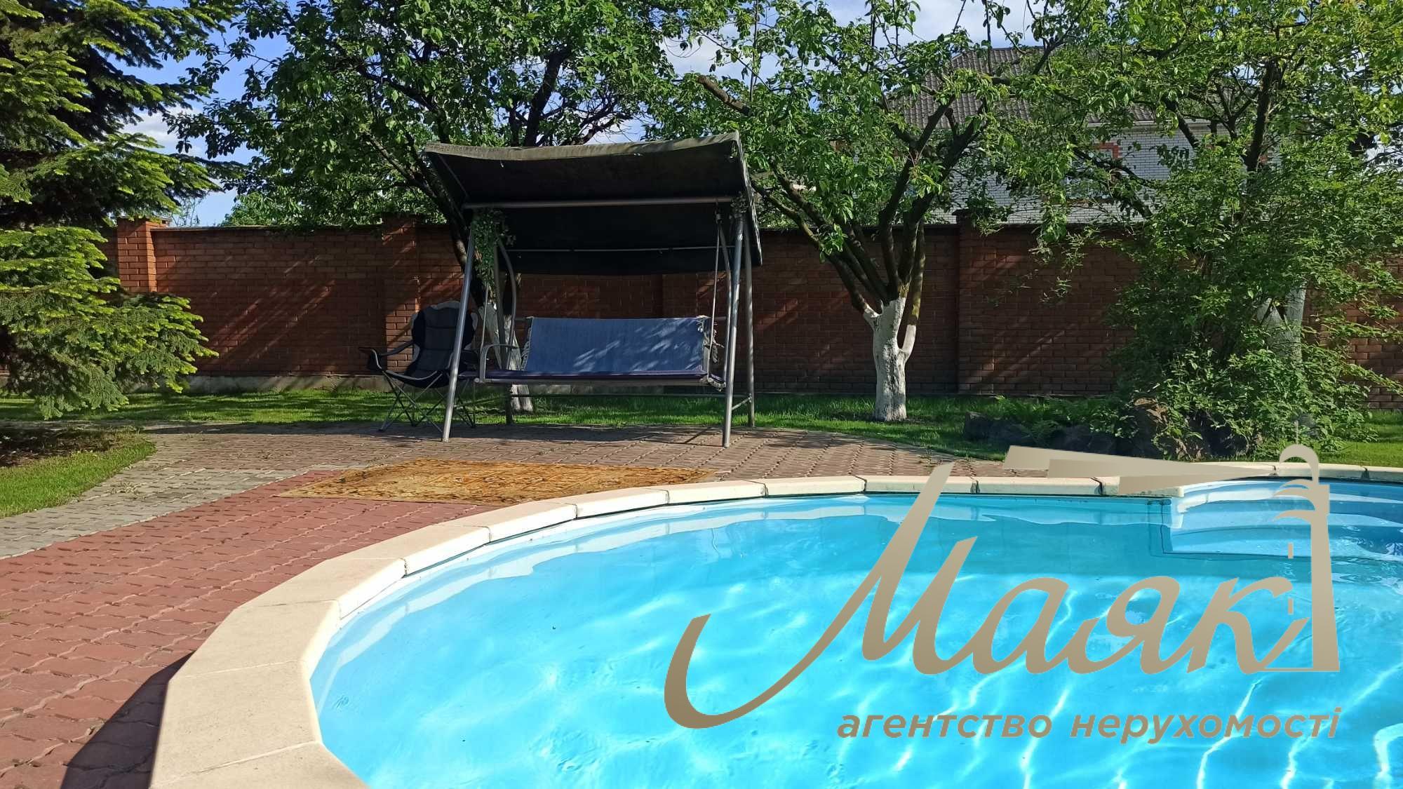 Sale of house (430m2) with swimming pool s.Lesniki