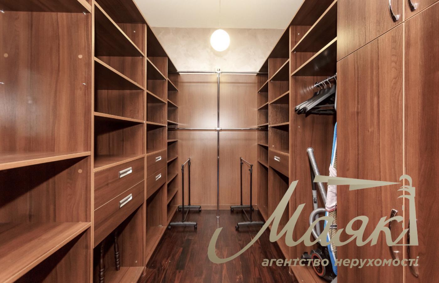 Продажа 4к квартиры в клубном доме ул. Клиническая 28, Соломенка