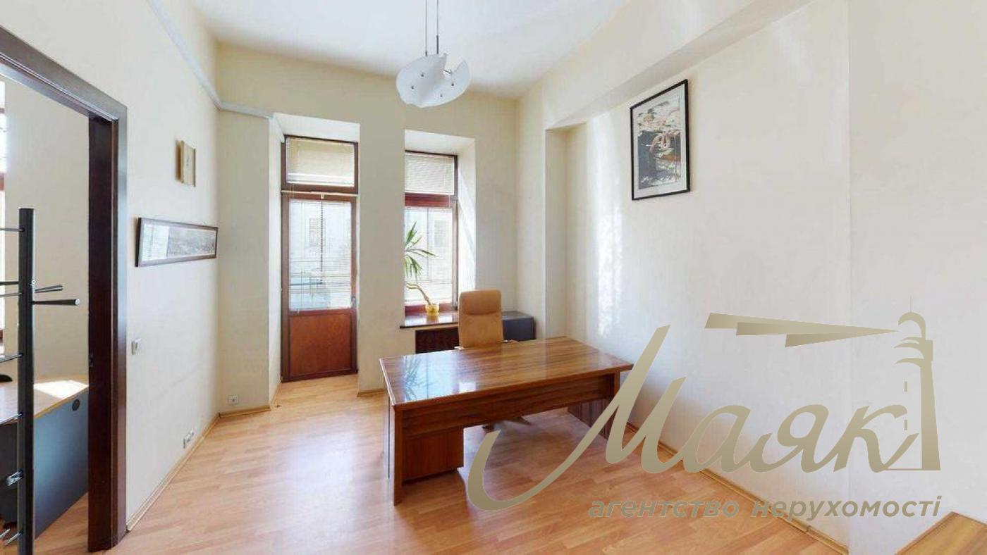 For sale office space 133 sq.m.sq. Saksaganskogo, Pechersk, Center